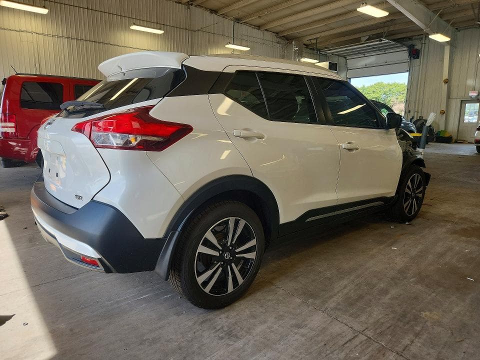 2019 NISSAN KICKS SR 3