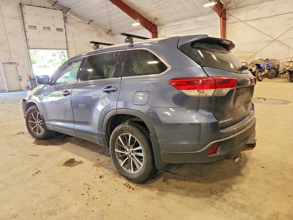 2017 TOYOTA HIGHLANDER XLE 2