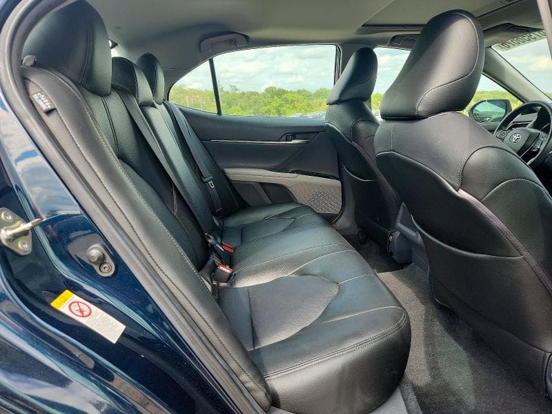 2019 TOYOTA CAMRY SE 10