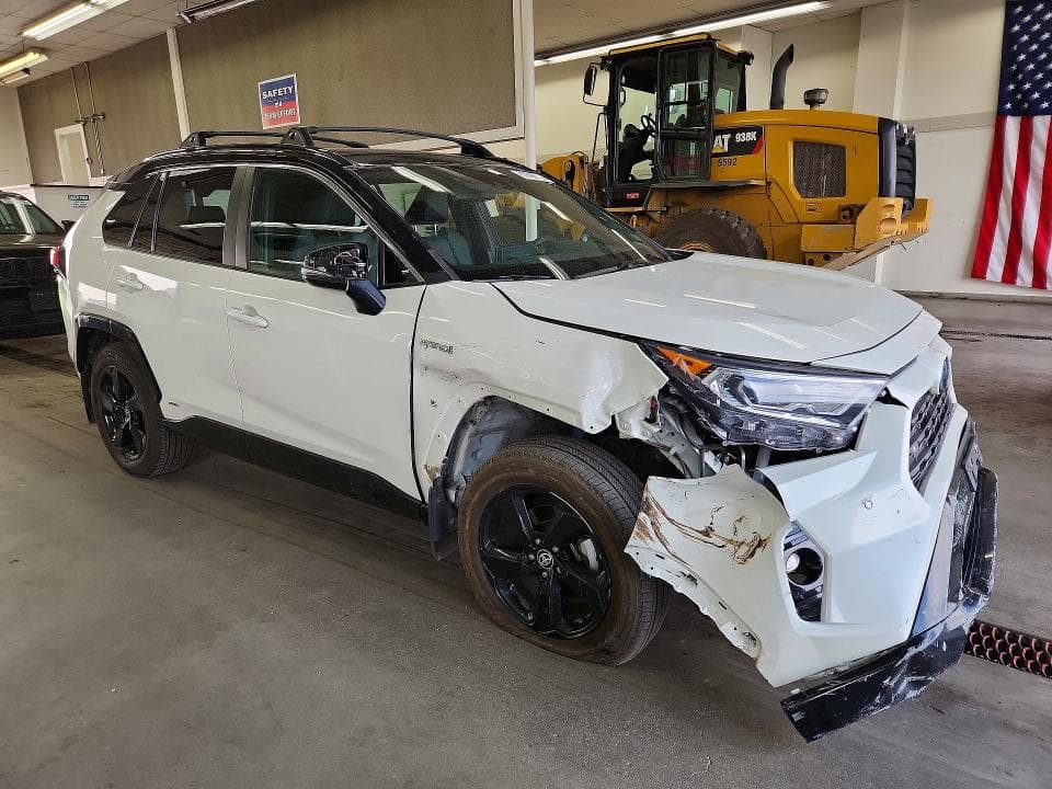 2021 TOYOTA RAV4 XSE 4