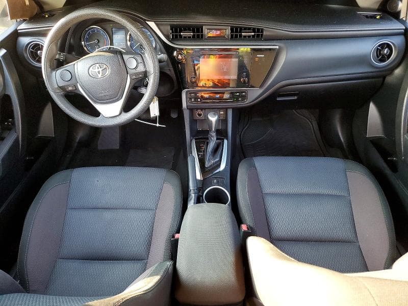 2017 TOYOTA COROLLA LE 8