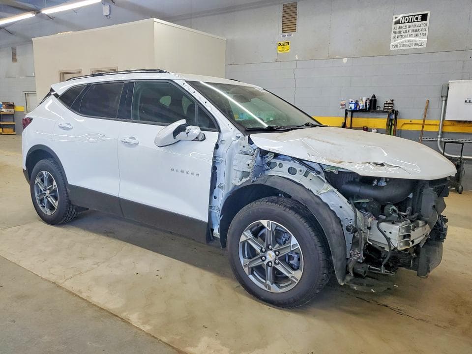 2023 CHEVROLET BLAZER 2LT 4