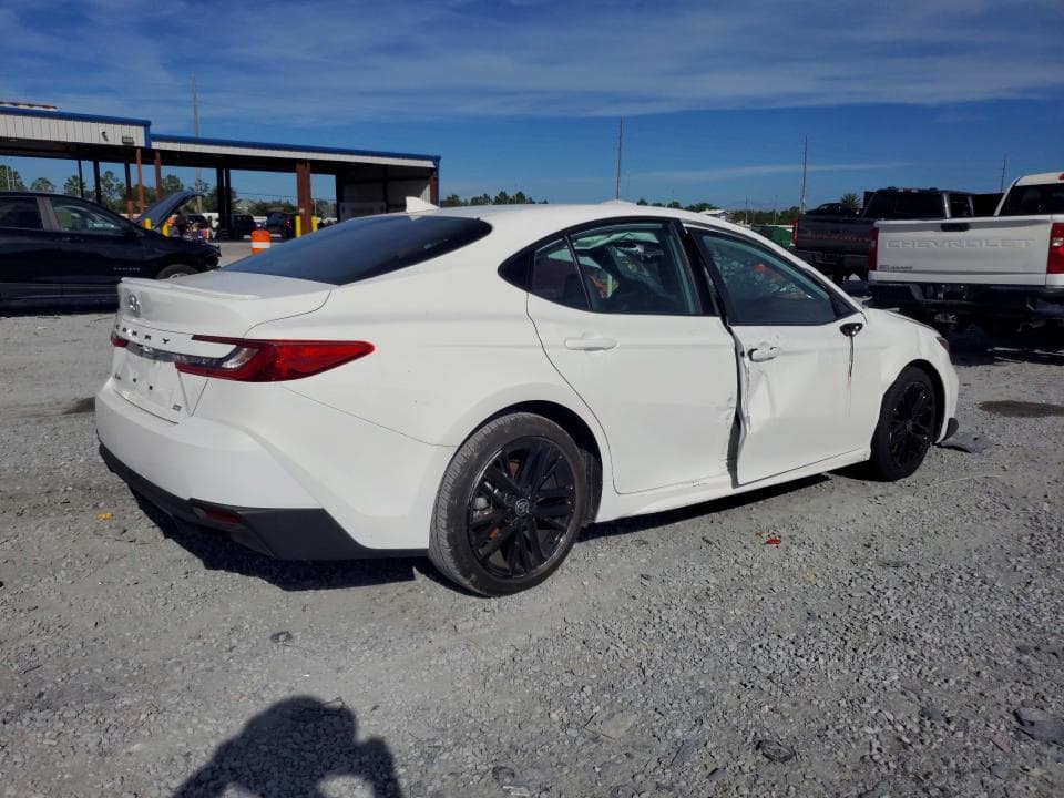 2025 TOYOTA CAMRY SE 3