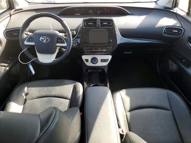 2017 TOYOTA PRIUS THREE TOURING 8