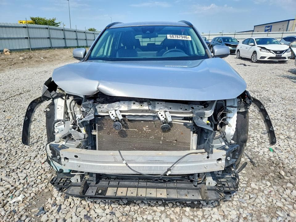 2019 TOYOTA RAV4 XLE 5