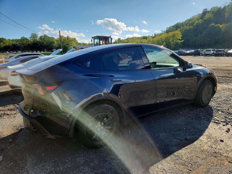 2026 TESLA MODEL Y 3