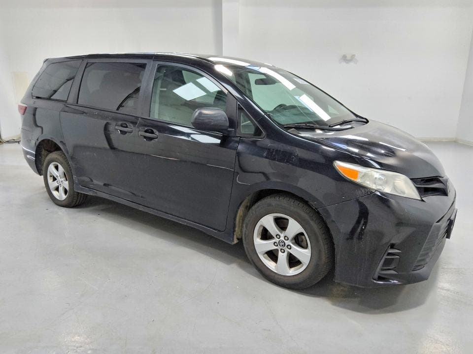 2020 TOYOTA SIENNA L 4