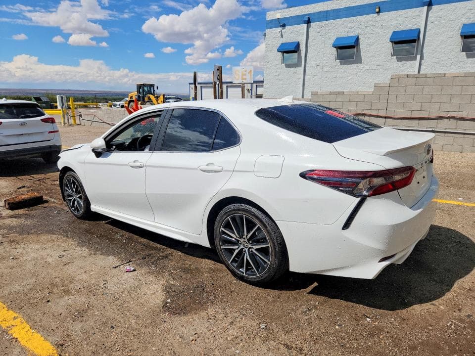 2023 TOYOTA CAMRY SE 2