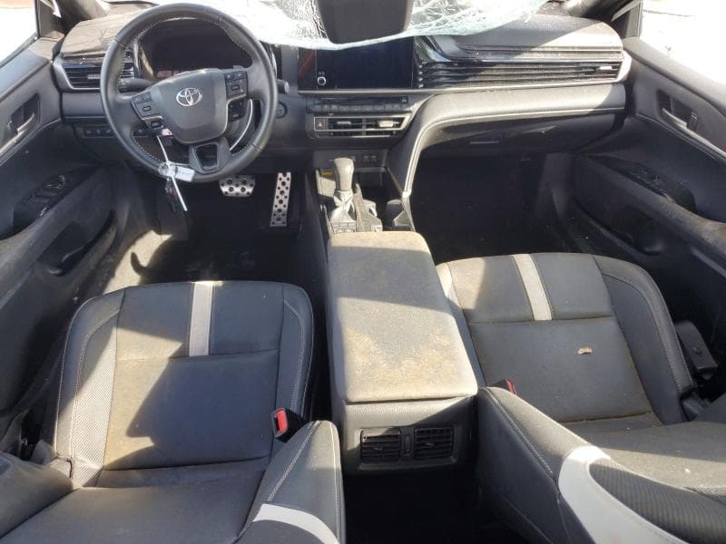 2025 TOYOTA CAMRY SE 8