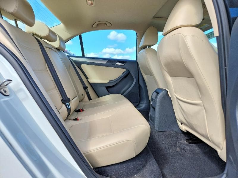 2017 VOLKSWAGEN JETTA SE 10