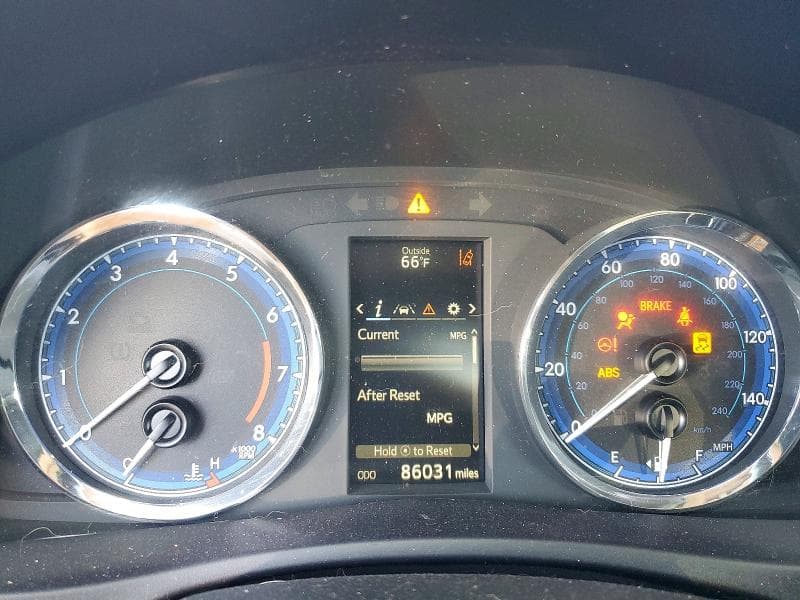2017 TOYOTA COROLLA SE 9