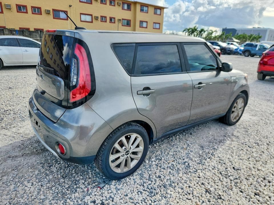 2017 KIA SOUL + 3