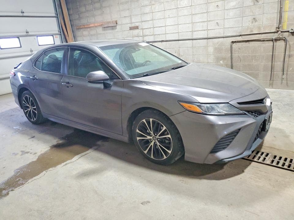 2018 TOYOTA CAMRY SE 4