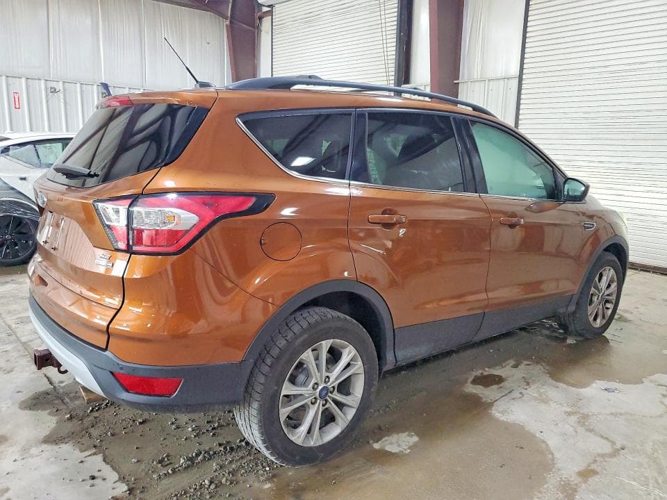 2017 FORD ESCAPE SE 3