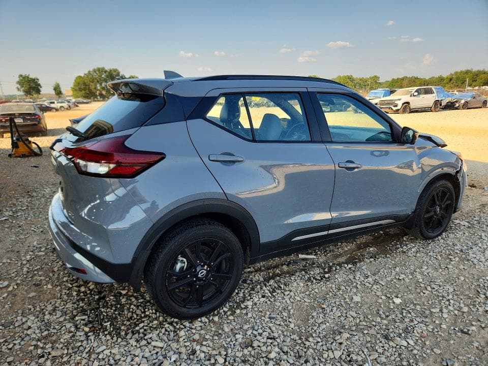 2022 NISSAN KICKS SR 3