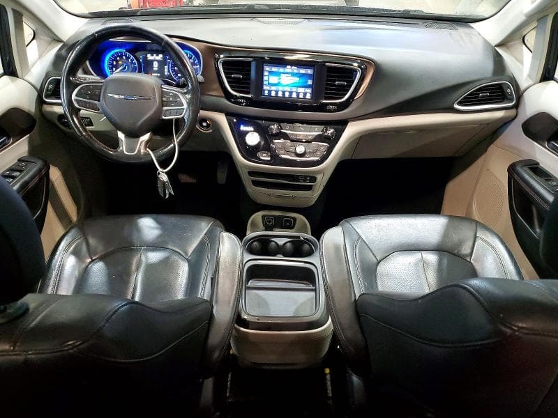 2019 CHRYSLER PACIFICA TOURING L 8