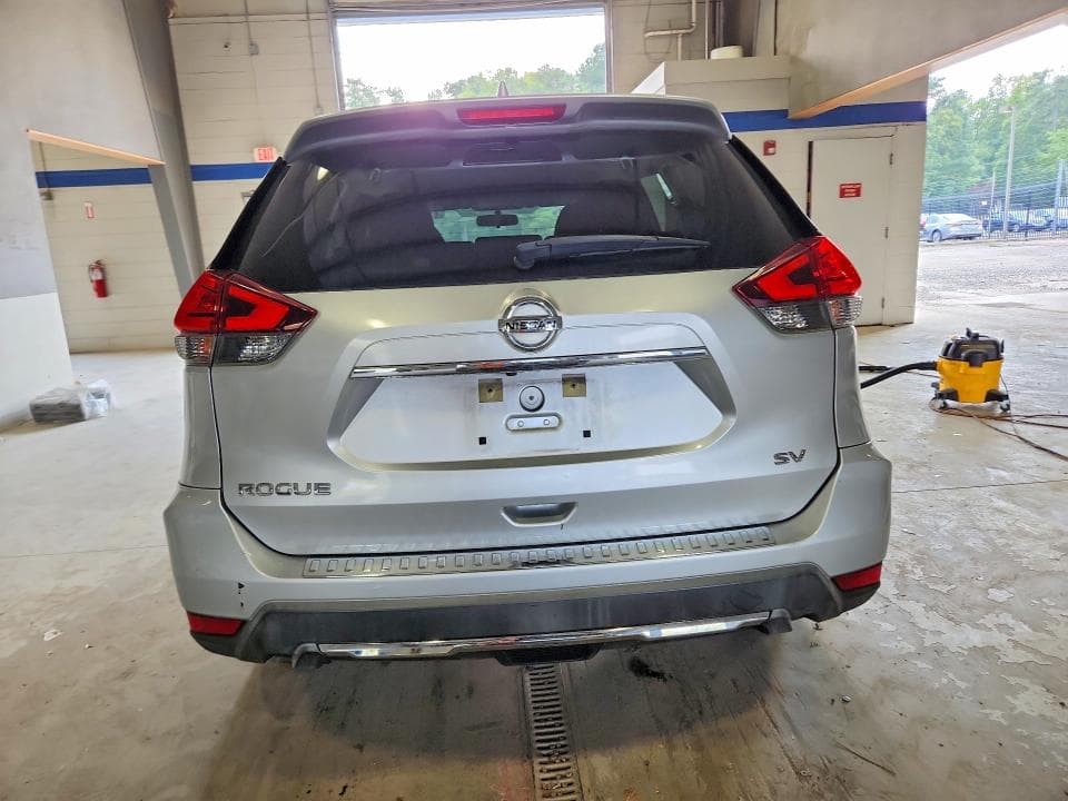 2017 NISSAN ROGUE SV 6