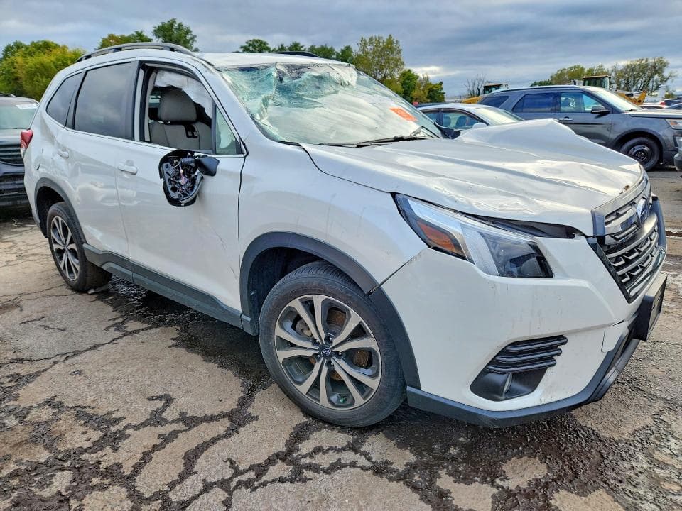 2023 SUBARU FORESTER LIMITED 4