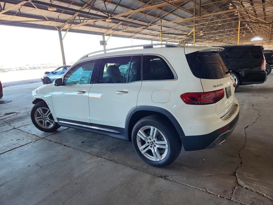 2023 MERCEDES-BENZ GLB 250 2