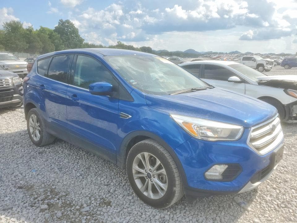 2017 FORD ESCAPE SE 4