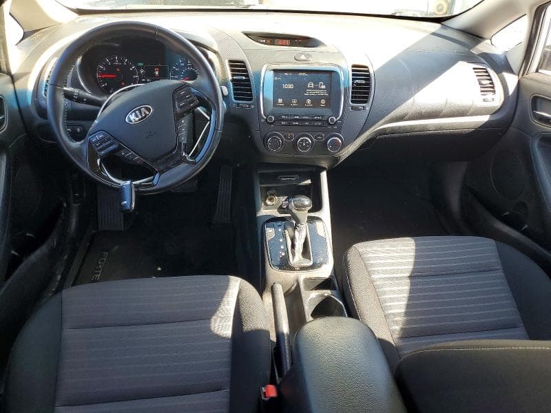 2017 KIA FORTE S 8