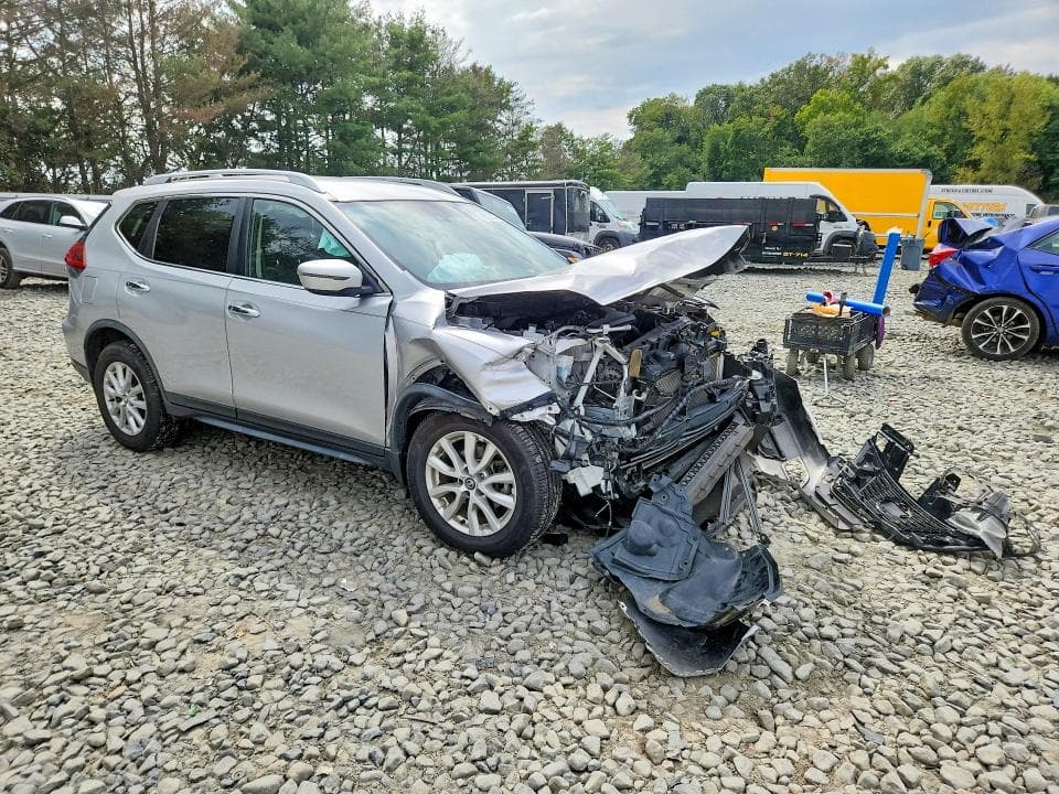 2020 NISSAN ROGUE SV 4