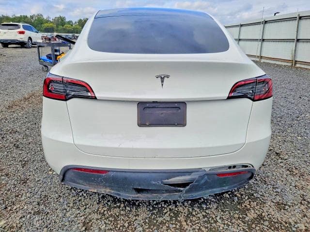 2023 TESLA MODEL Y 6