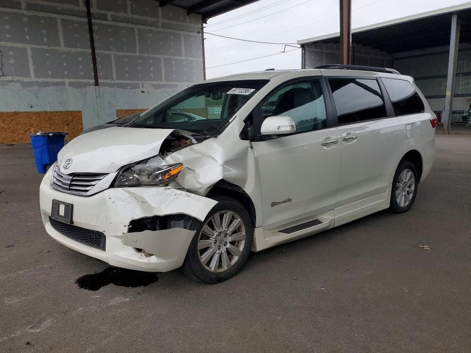 2017 TOYOTA SIENNA LIMITED PREMIUM 7-PASSENGER