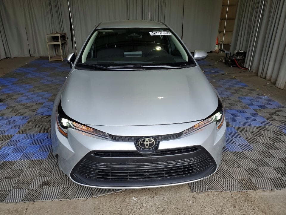 2026 TOYOTA COROLLA LE 5