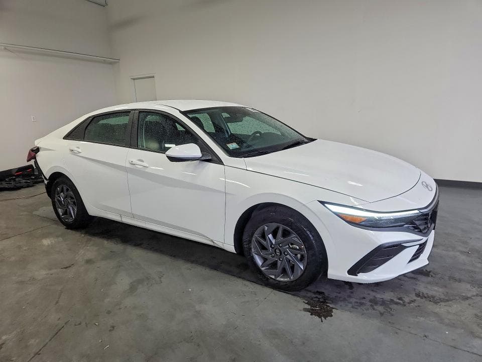 2026 HYUNDAI ELANTRA HYBRID BLUE 4