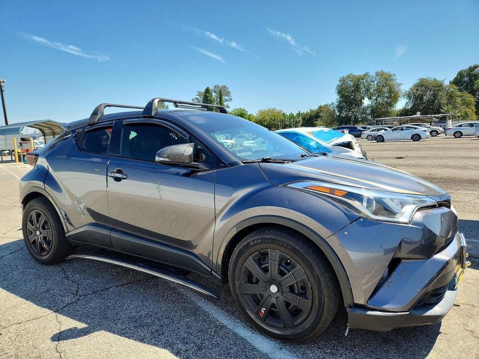 2019 TOYOTA C-HR LE 4