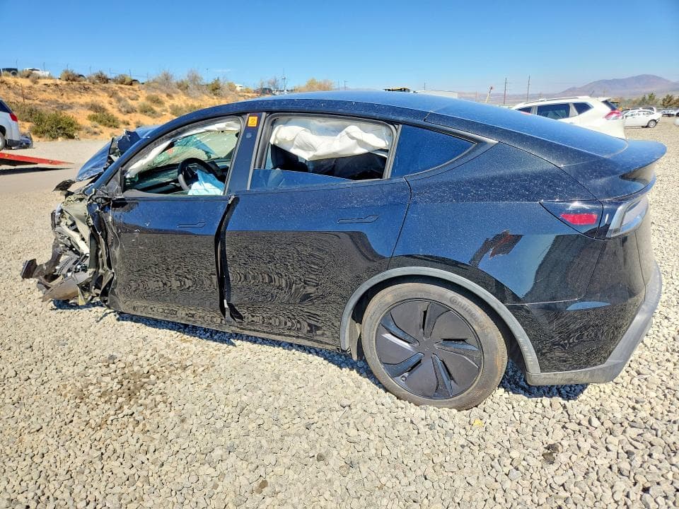 2026 TESLA MODEL Y 2