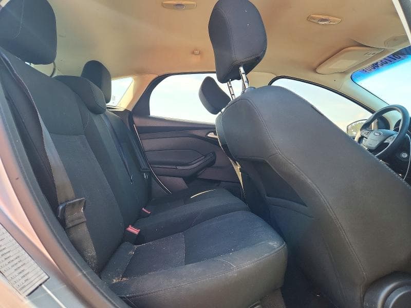 2017 FORD FOCUS SE 10