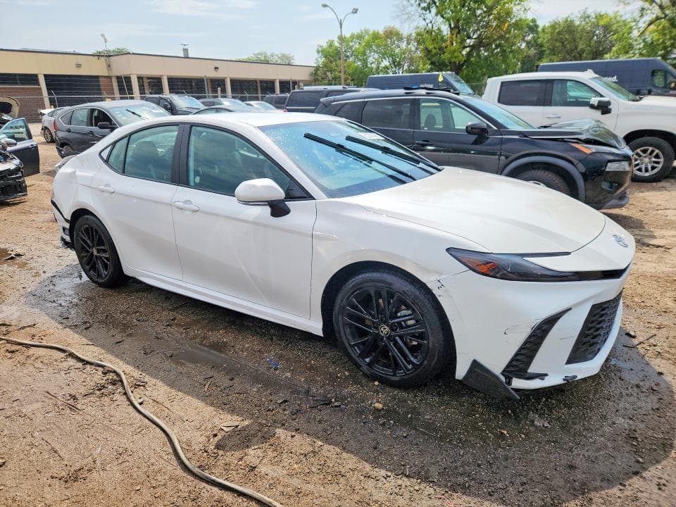 2026 TOYOTA CAMRY SE 4