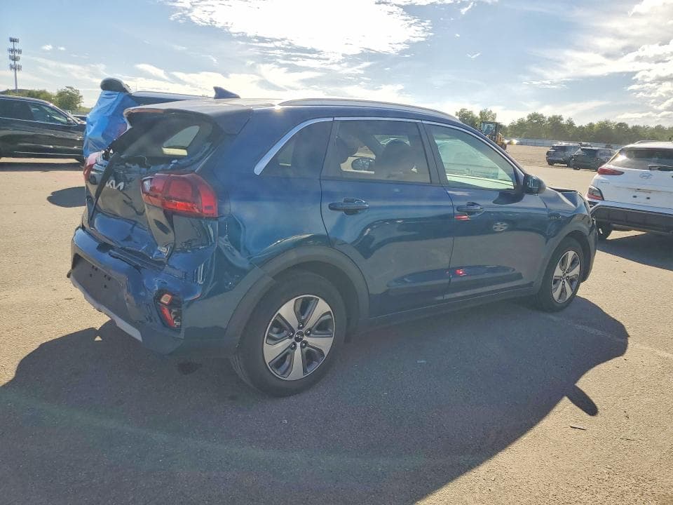 2022 KIA NIRO LX 3