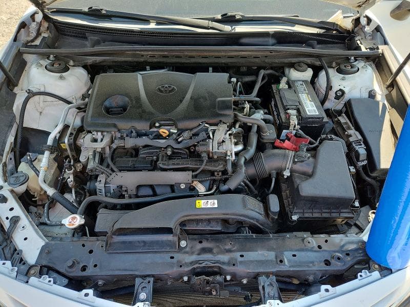 2020 TOYOTA CAMRY SE 11