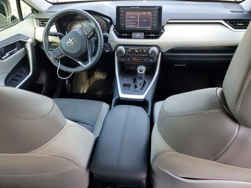 2020 TOYOTA RAV4 XLE PREMIUM 8