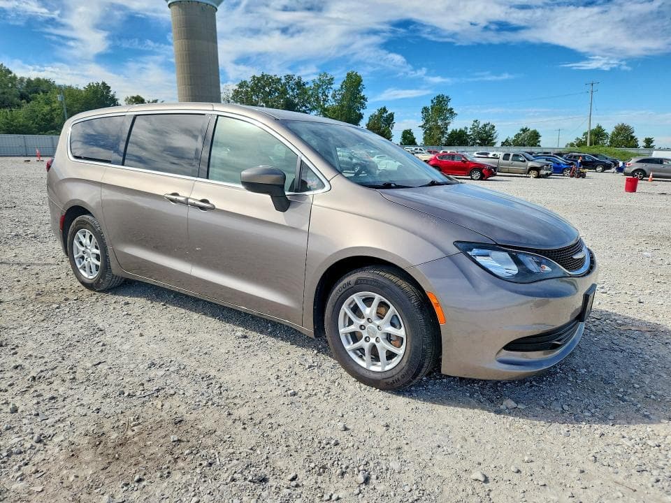 2017 CHRYSLER PACIFICA TOURING 4