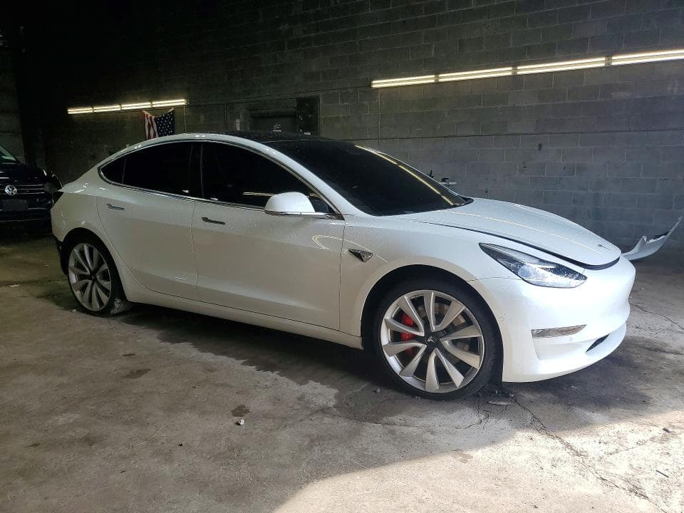 2018 TESLA MODEL 3 4