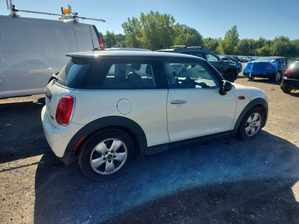 2017 MINI COOPER 3