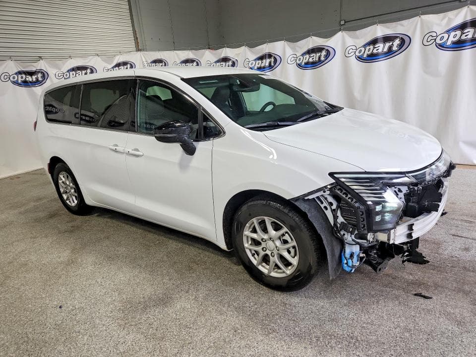 2027 CHRYSLER PACIFICA SELECT 4