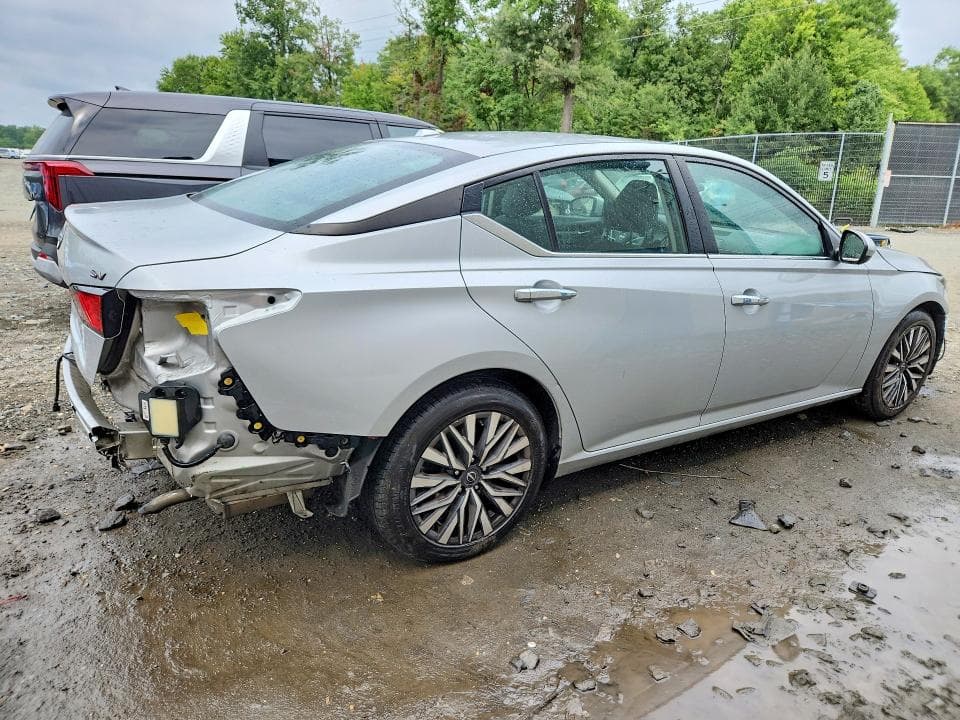 2023 NISSAN ALTIMA SV 3