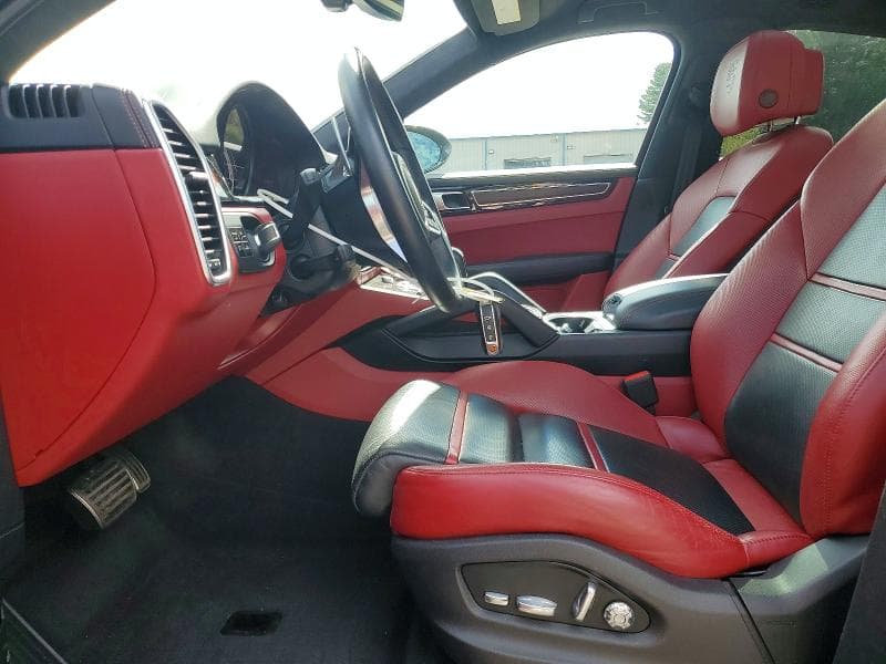 2021 PORSCHE CAYENNE GTS COUPE 7