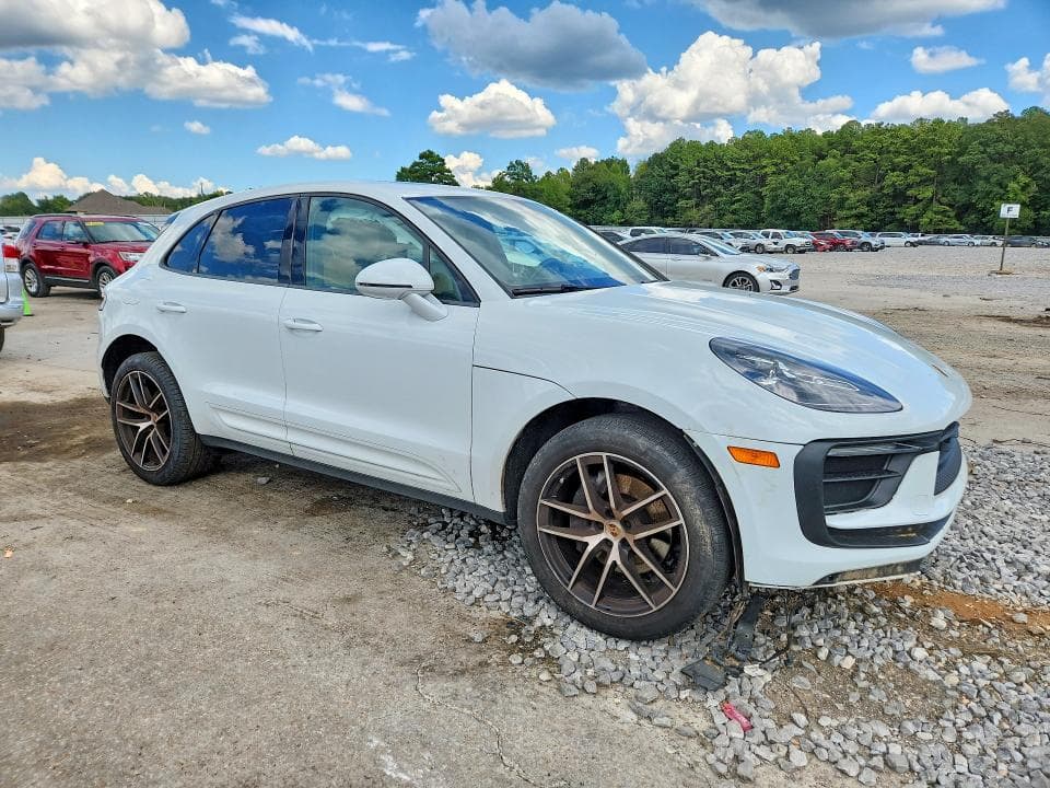 2023 PORSCHE MACAN BASE 4