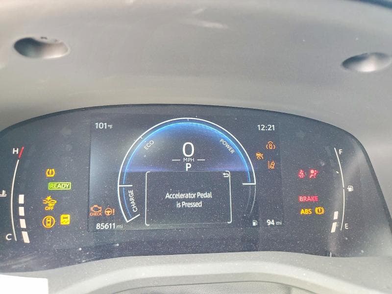 2025 TOYOTA CAMRY SE 9