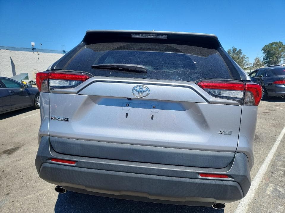 2023 TOYOTA RAV4 XLE 6