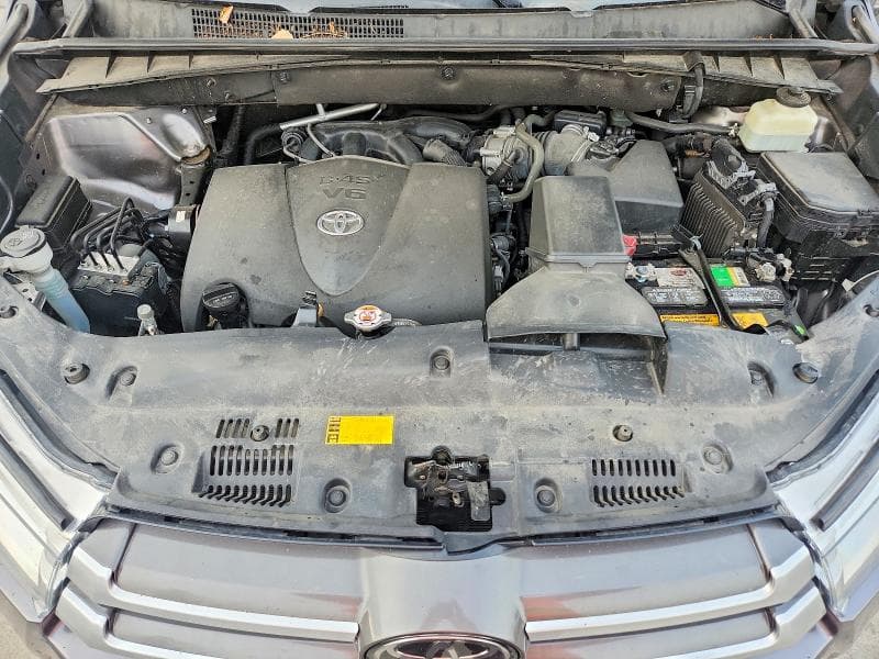 2018 TOYOTA HIGHLANDER XLE 12