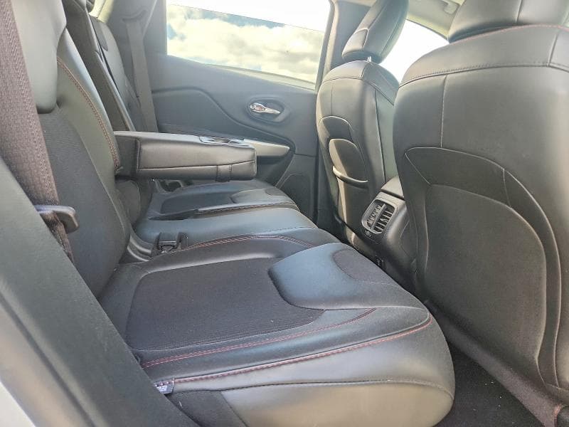 2018 JEEP CHEROKEE TRAILHAWK 11