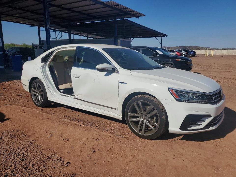 2017 VOLKSWAGEN PASSAT R-LINE 4