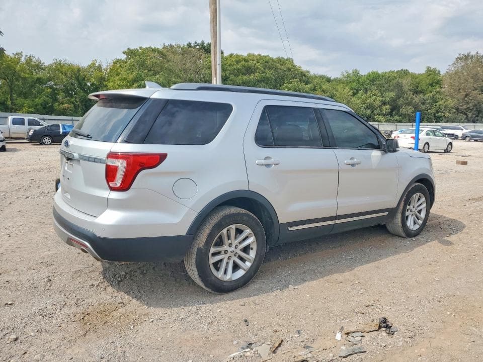 2017 FORD EXPLORER XLT 3